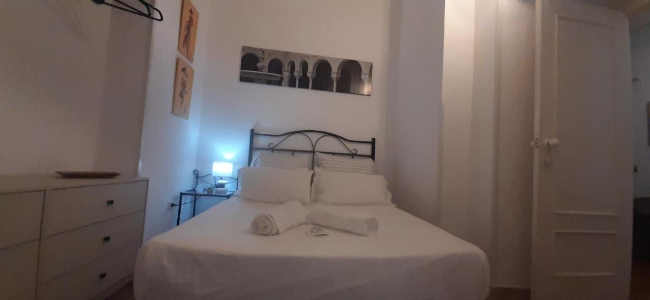 Apartamento Descalzos Apartment Seville Luaran gambar