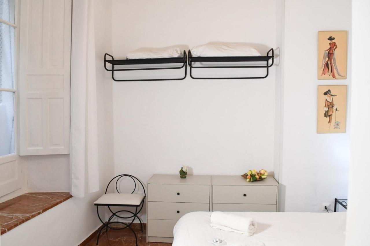 Apartamento Descalzos Apartment Seville Luaran gambar