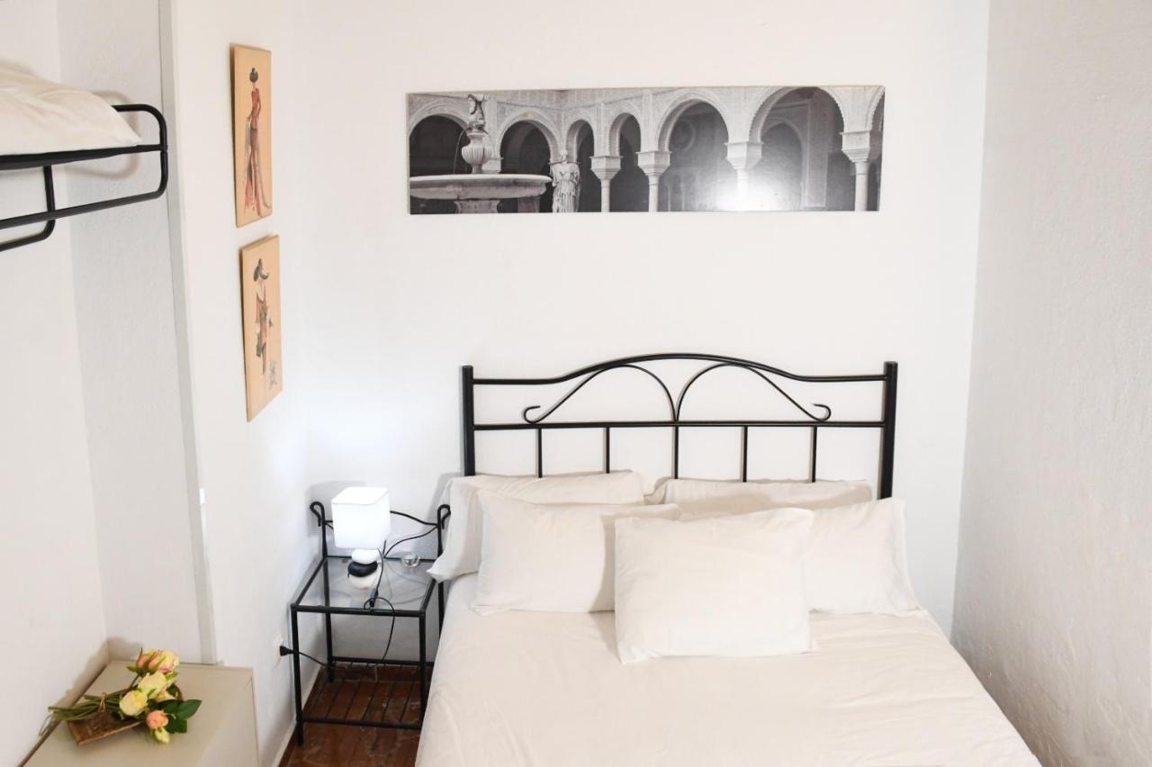 Apartamento Descalzos Apartment Seville Luaran gambar