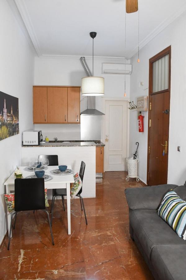 Apartamento Descalzos Apartment Seville Luaran gambar